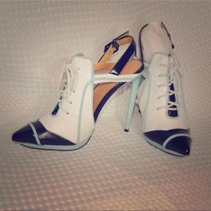 Brand new! L.A.M.B Janetta heels.